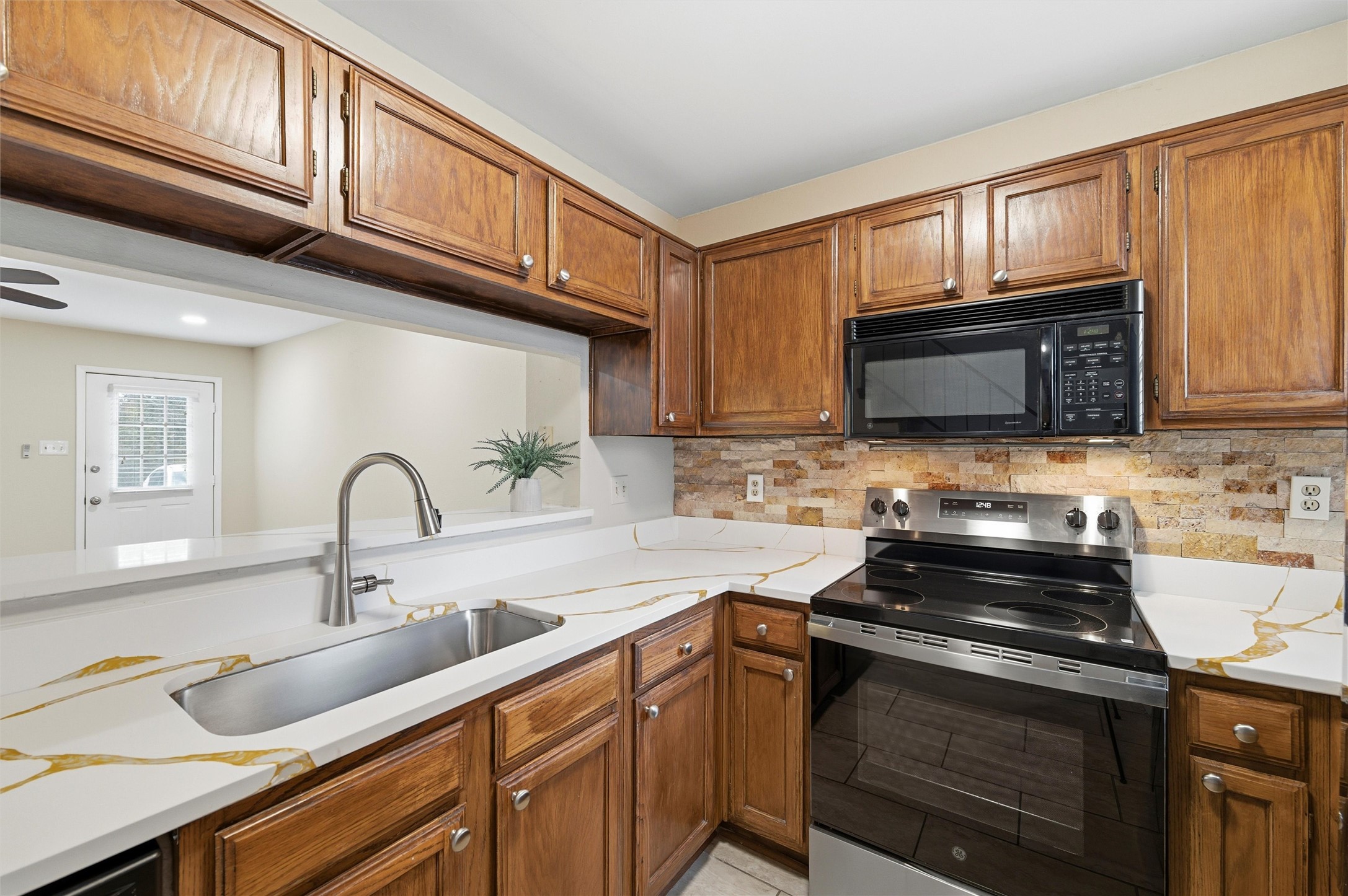 112 Churchill Lane Euless TX 76039
