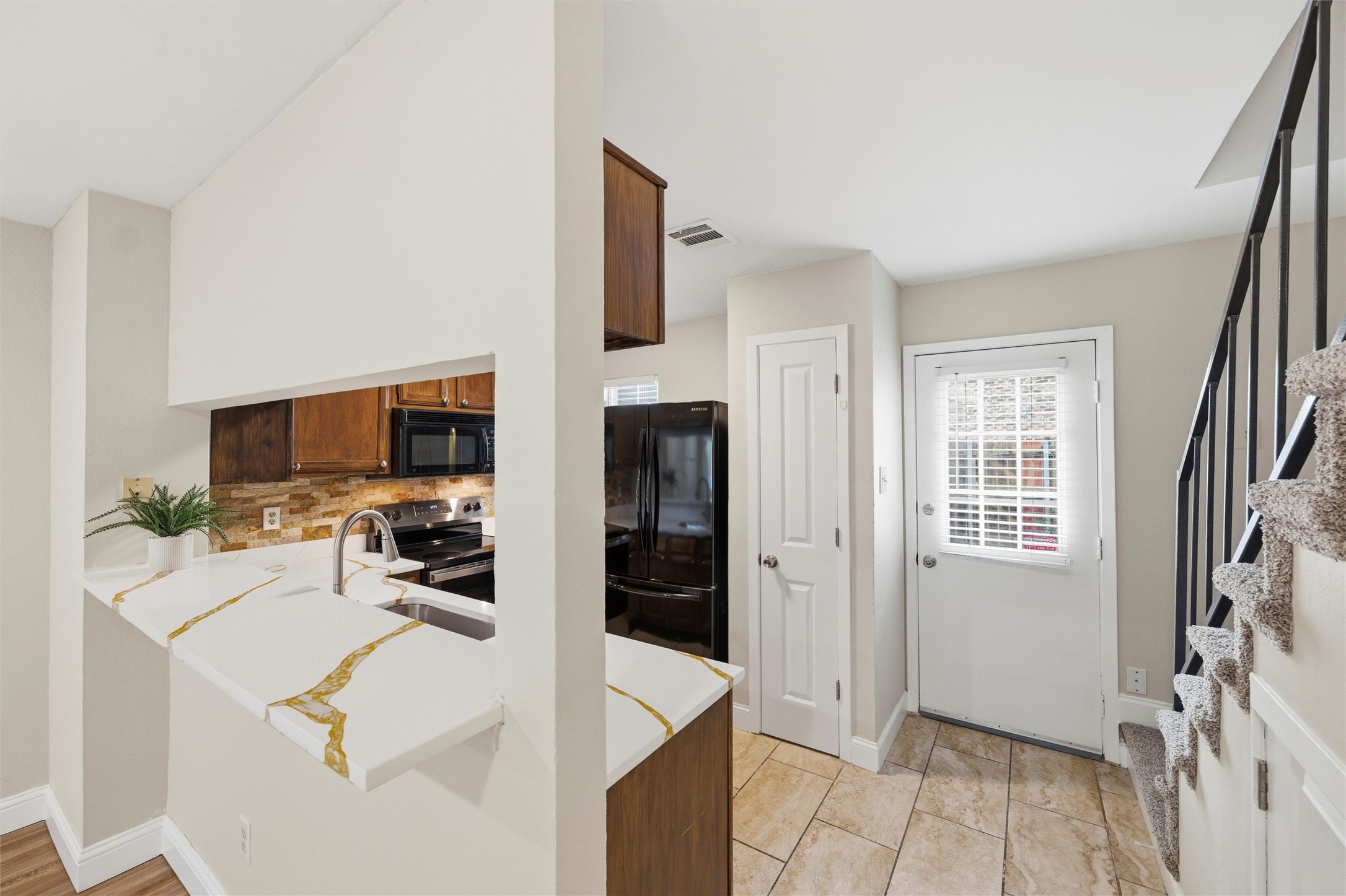112 Churchill Lane Euless TX 76039