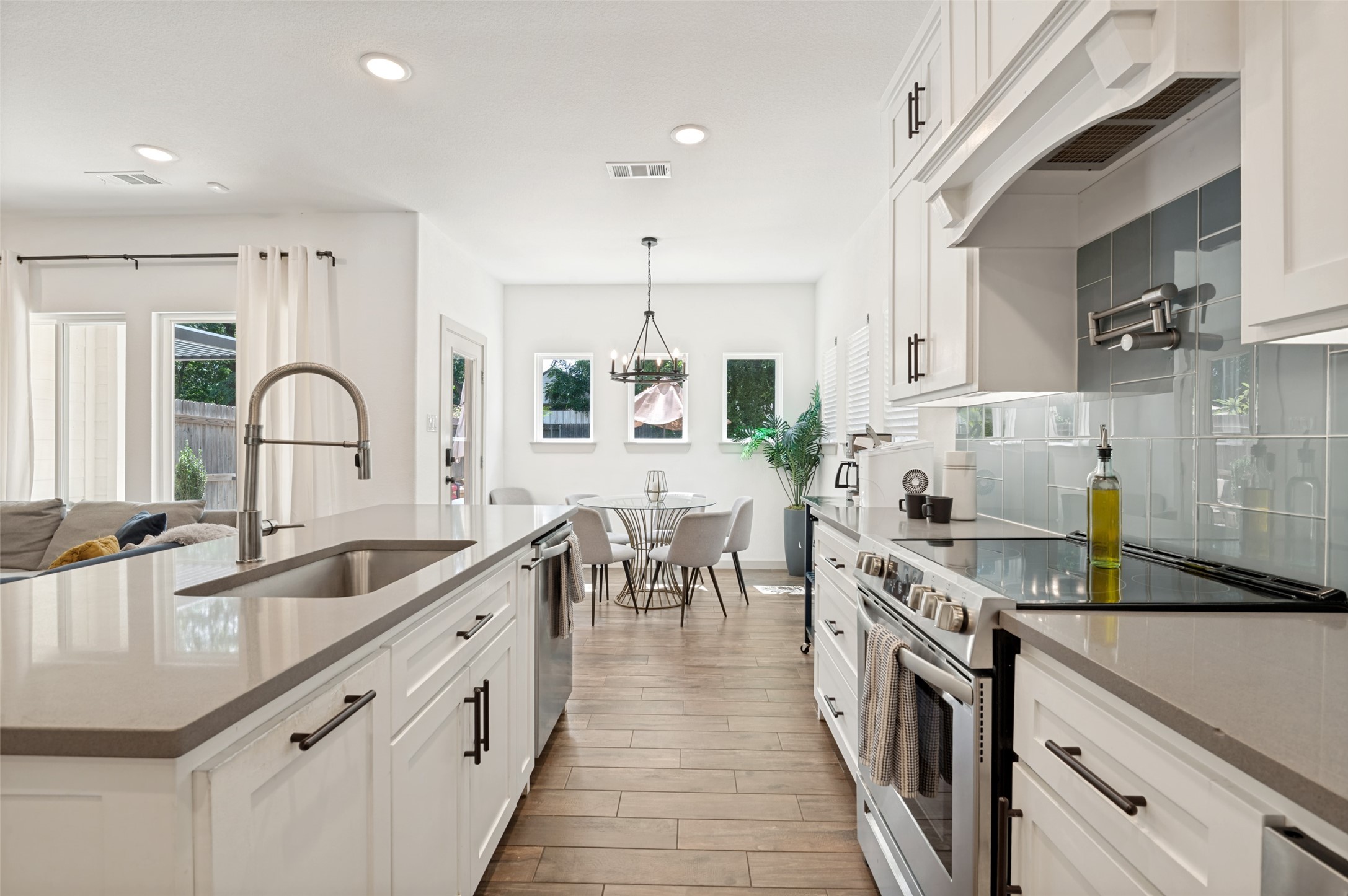 410 N Pecan Street Arlington TX 76011