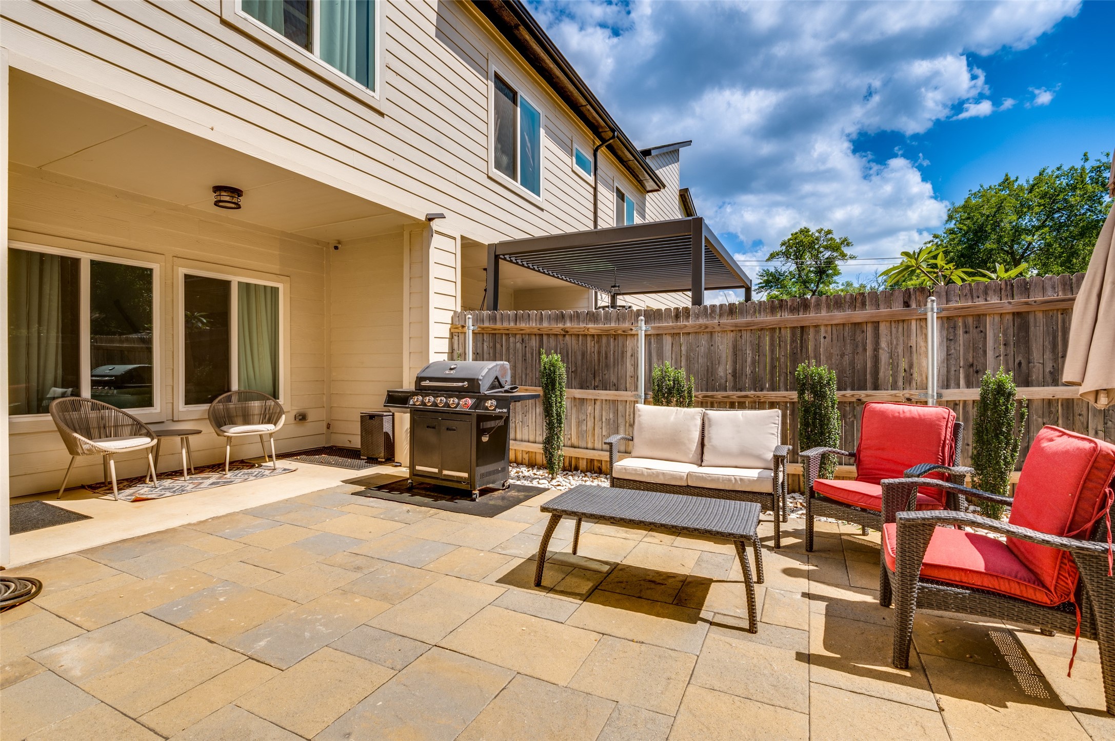 410 N Pecan Street Arlington TX 76011