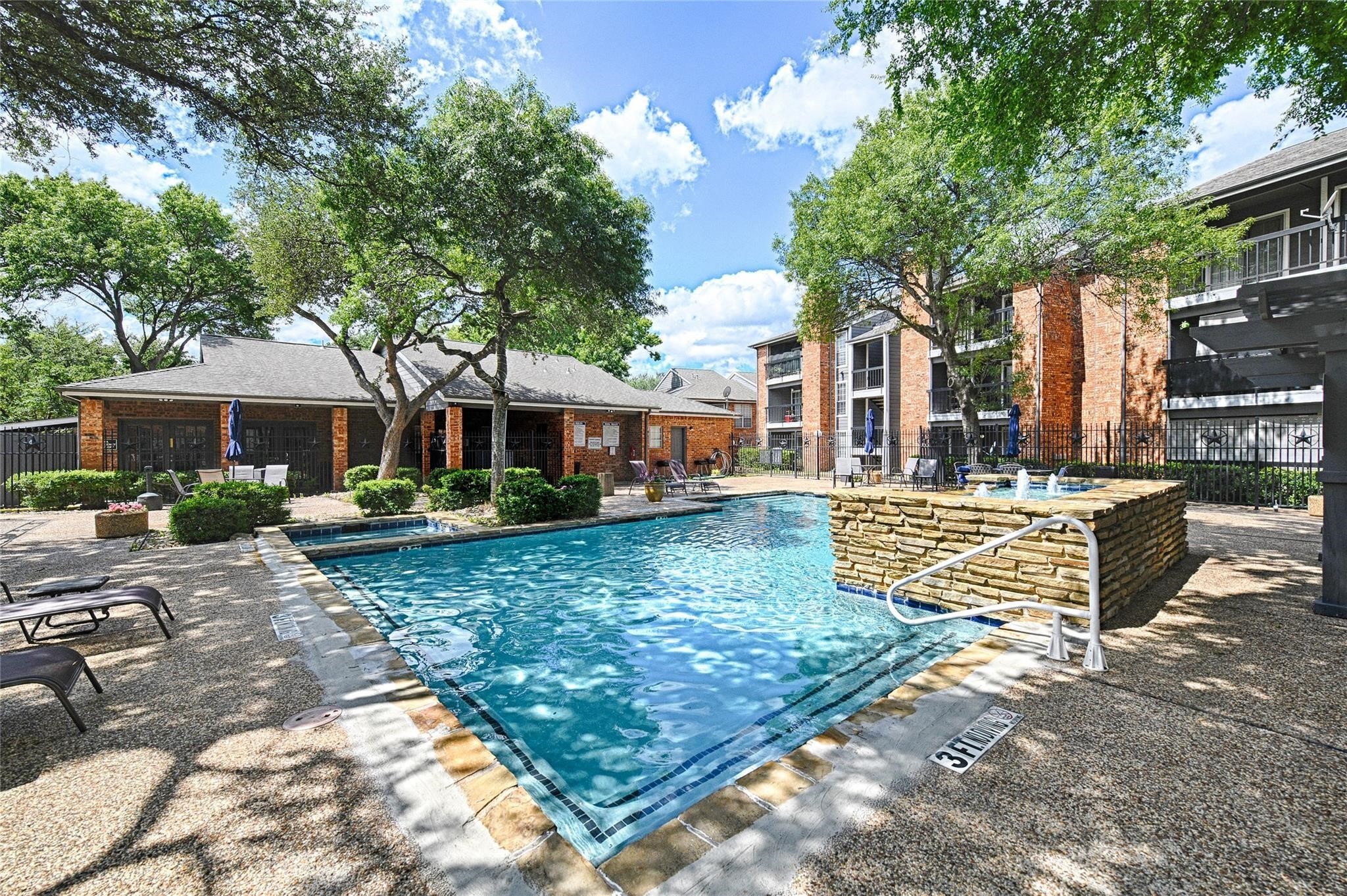 18333 Roehampton Drive Dallas TX 75252
