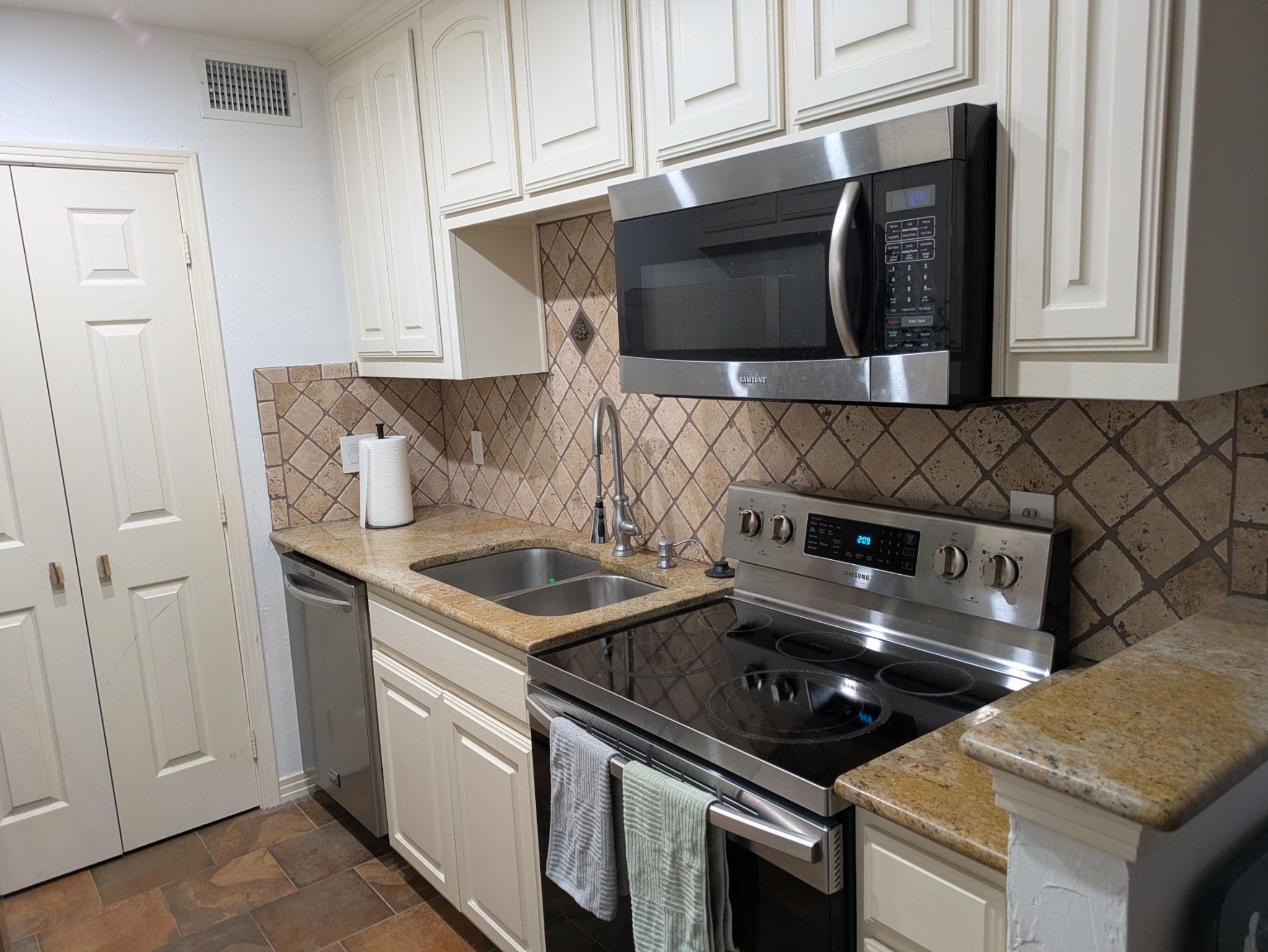 18333 Roehampton Drive Dallas TX 75252