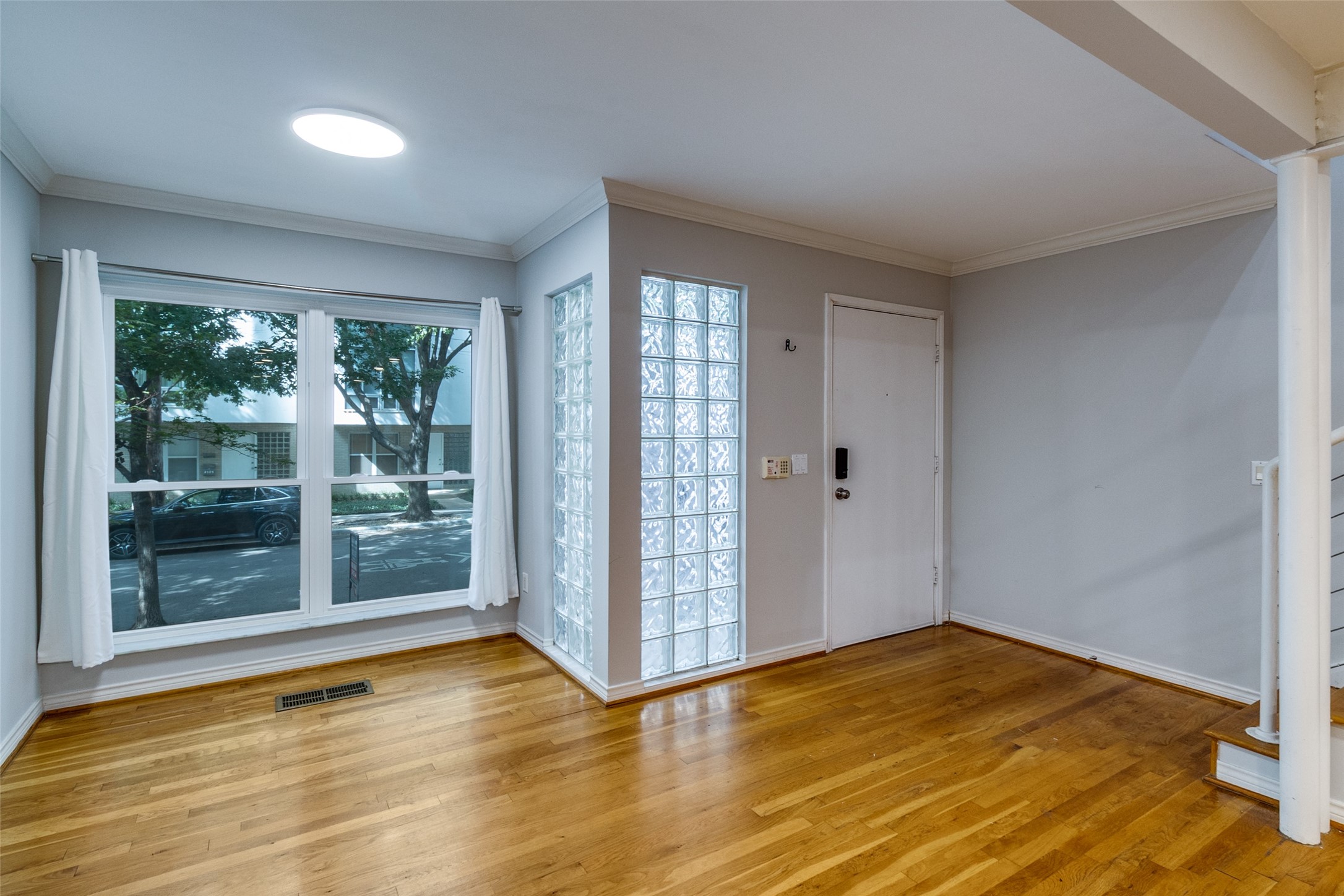 4122 Travis Street Dallas TX 75204
