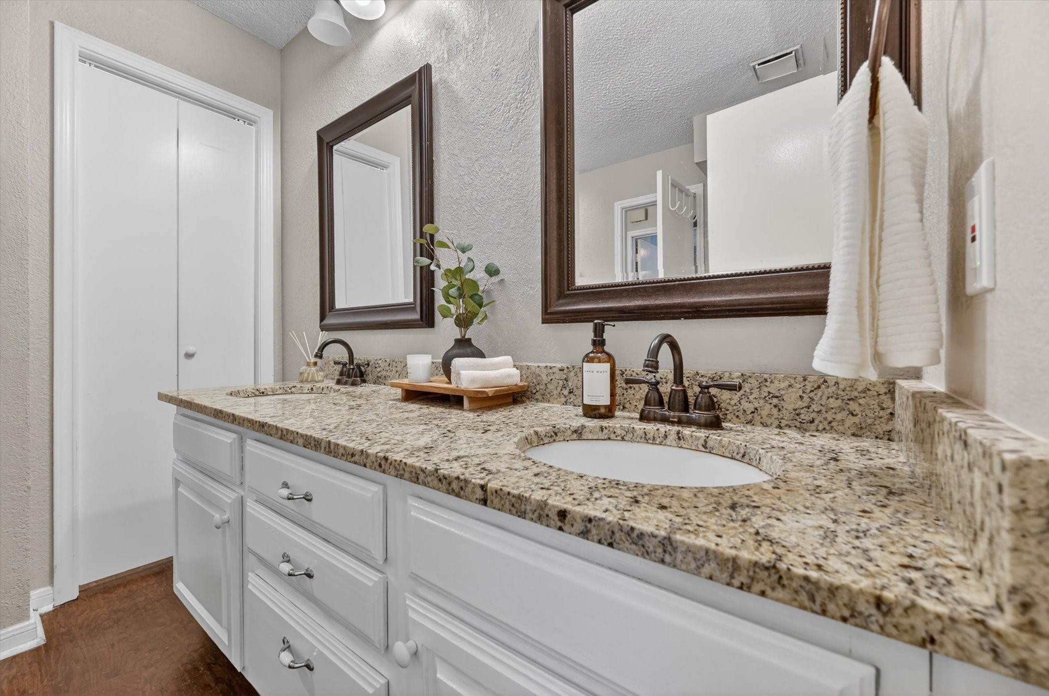 1200 Harwell Drive Arlington TX 76011