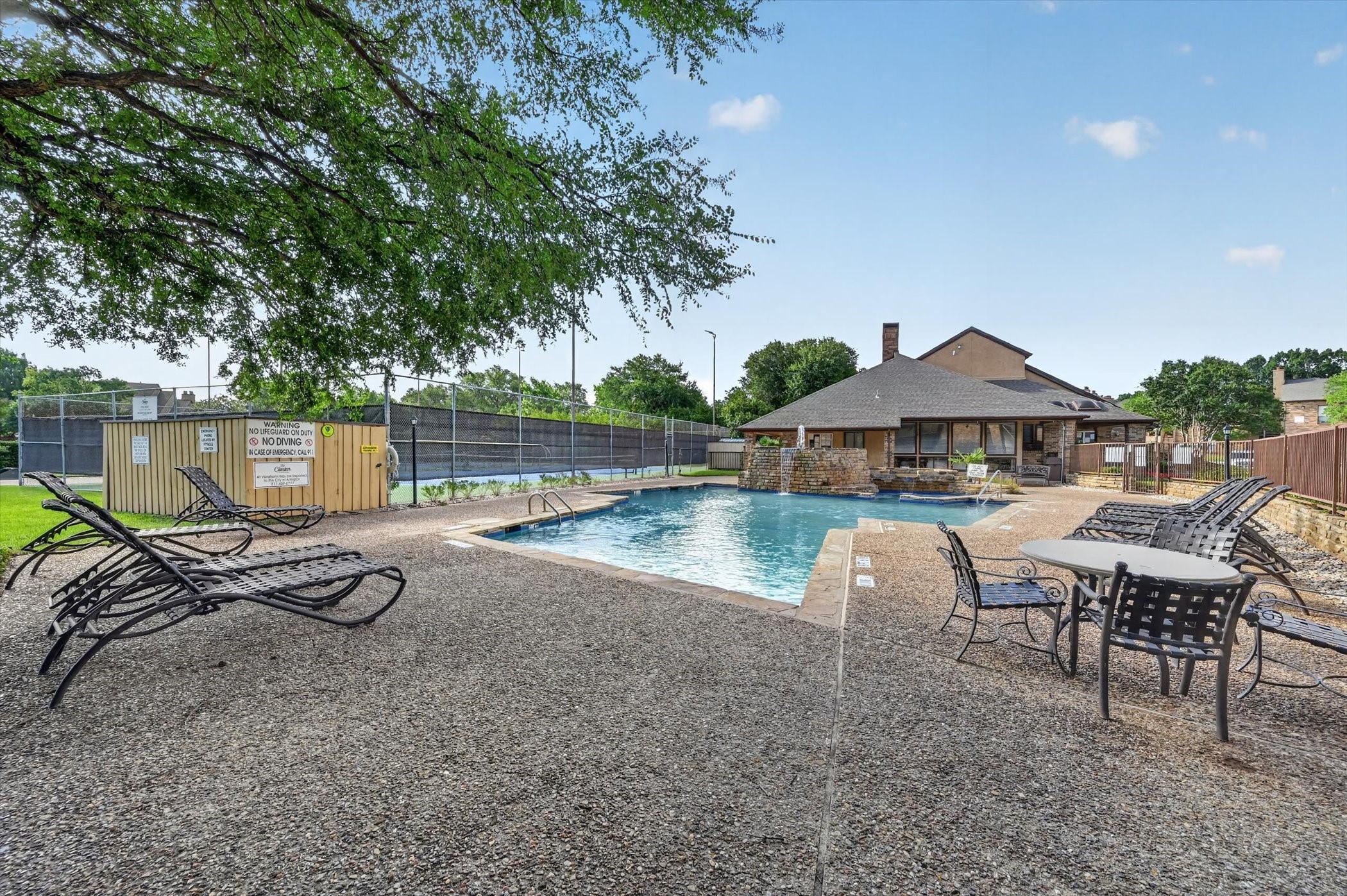 1200 Harwell Drive Arlington TX 76011