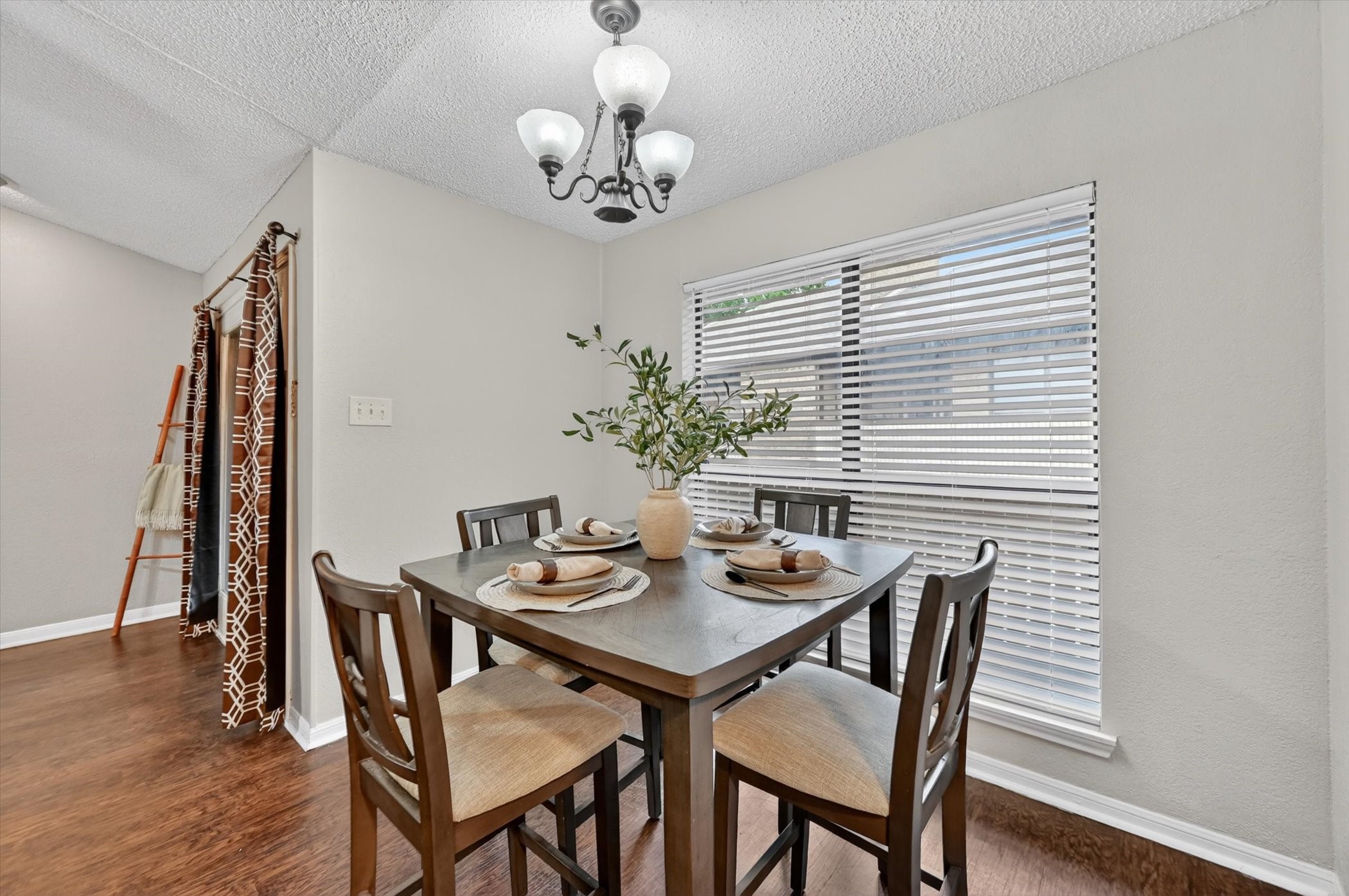 1200 Harwell Drive Arlington TX 76011