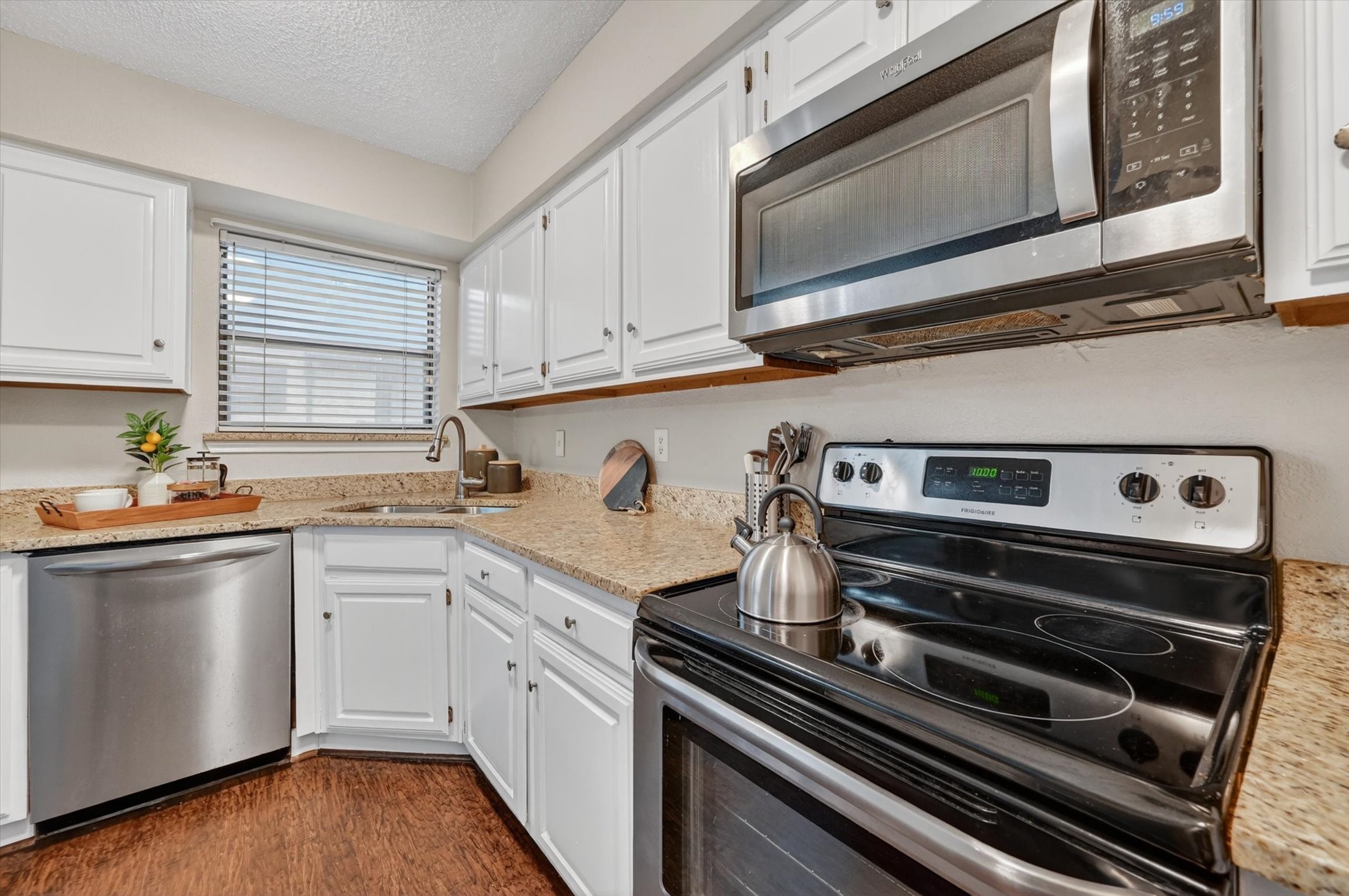 1200 Harwell Drive Arlington TX 76011
