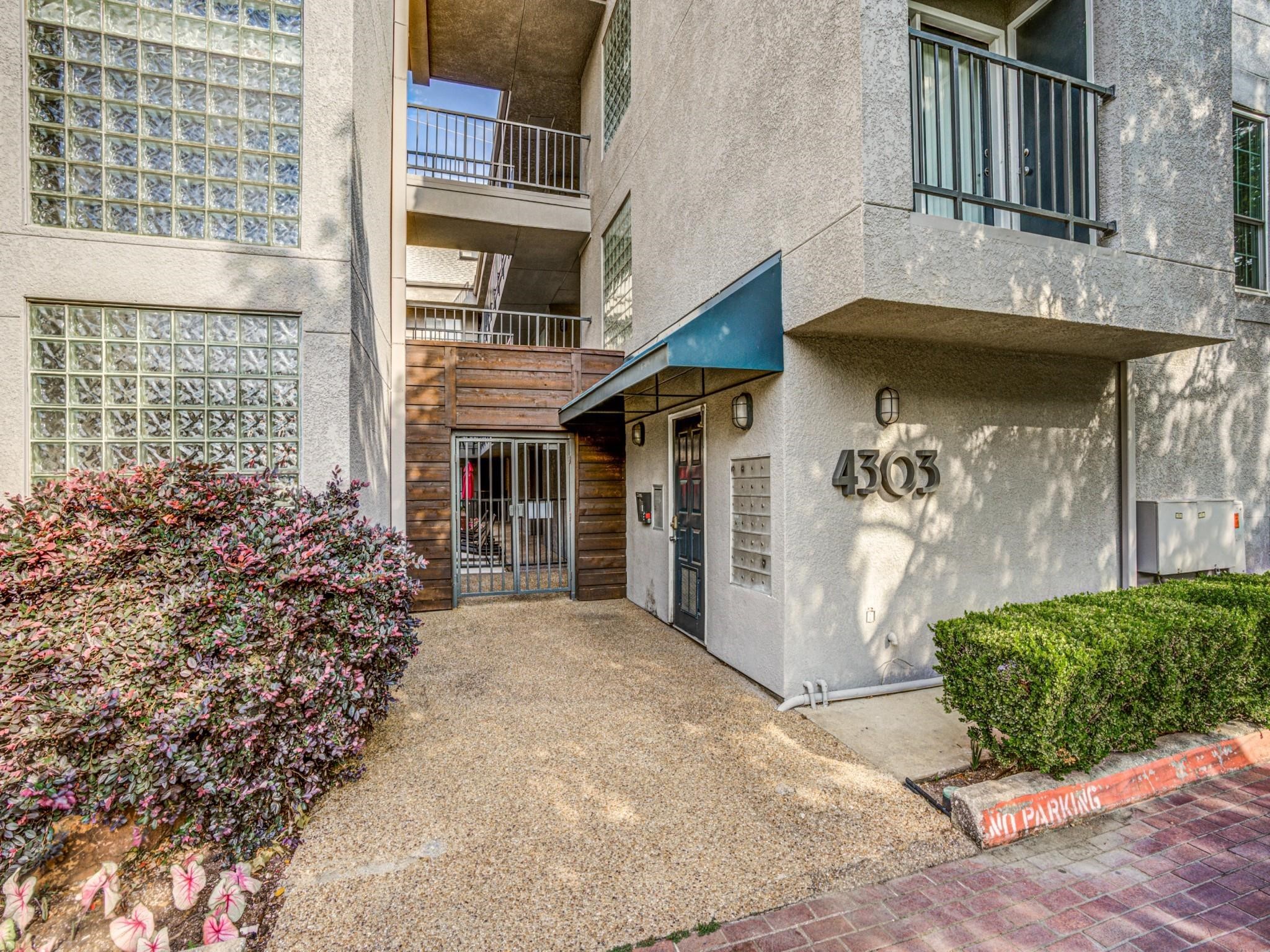 4303 Buena Vista Street Dallas TX 75205