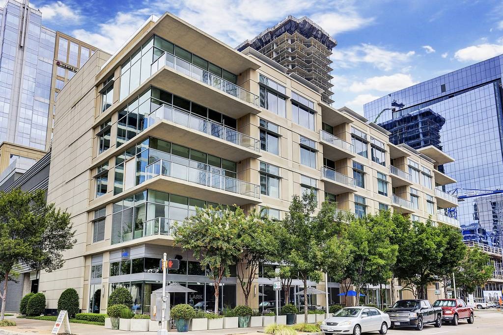 2025 Woodall Rodgers Freeway Dallas TX 75201