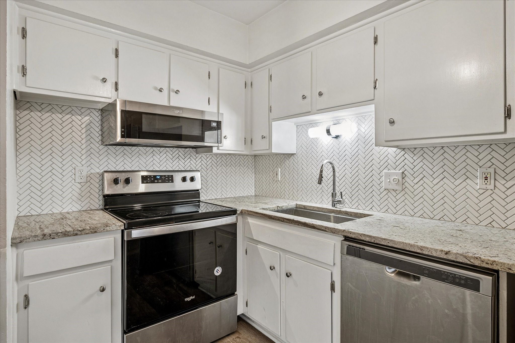 5226 Fleetwood Oaks Avenue Dallas TX 75235