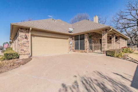 1212 Woodland Park Drive Hurst TX 76053