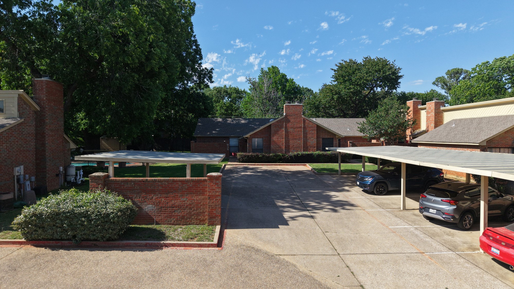 935 Cedarland Boulevard Arlington TX 76011