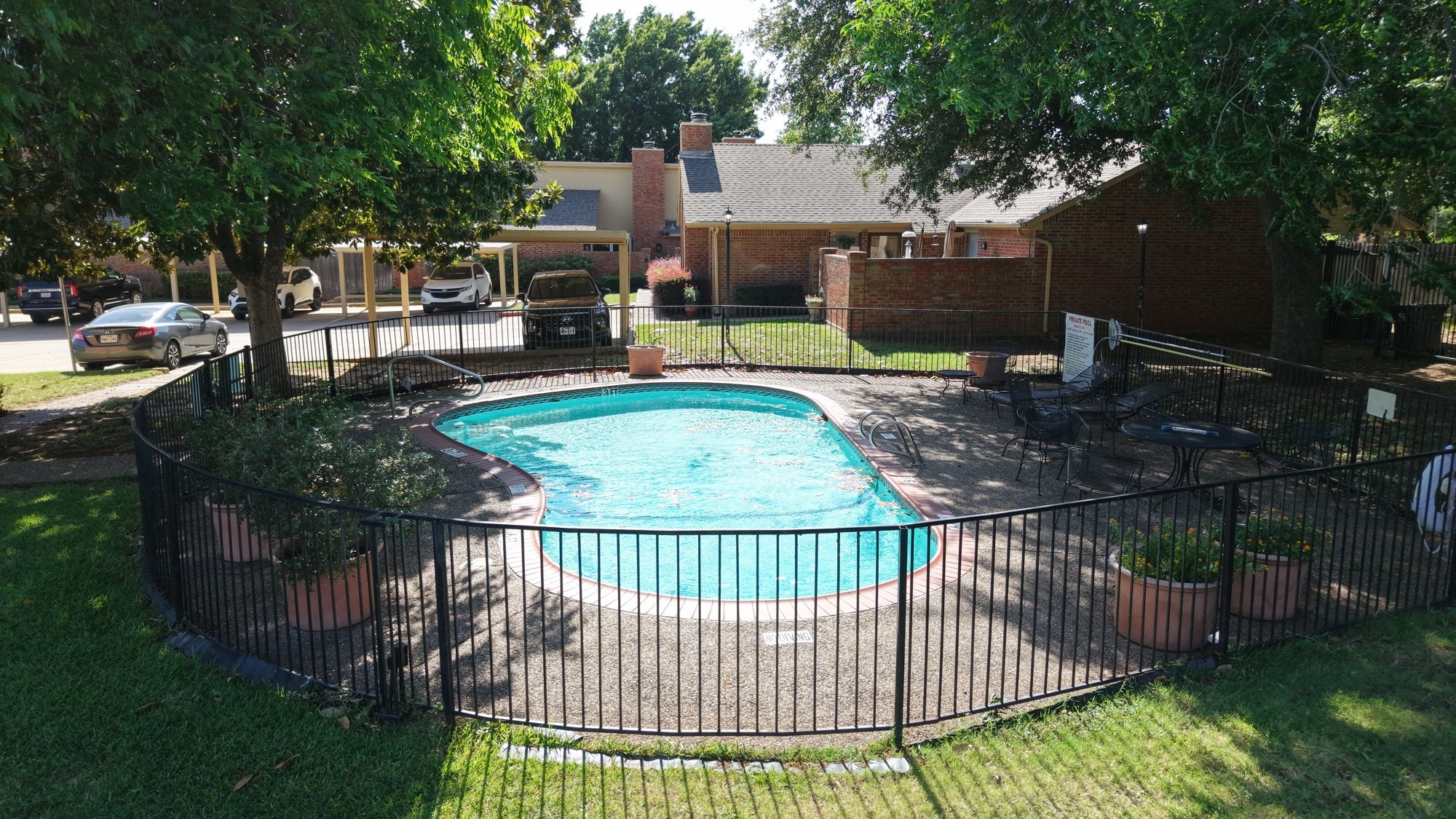 935 Cedarland Boulevard Arlington TX 76011