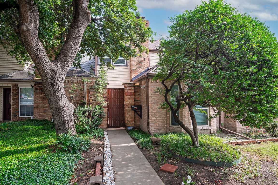 14343 Haymeadow Circle Dallas TX 75254