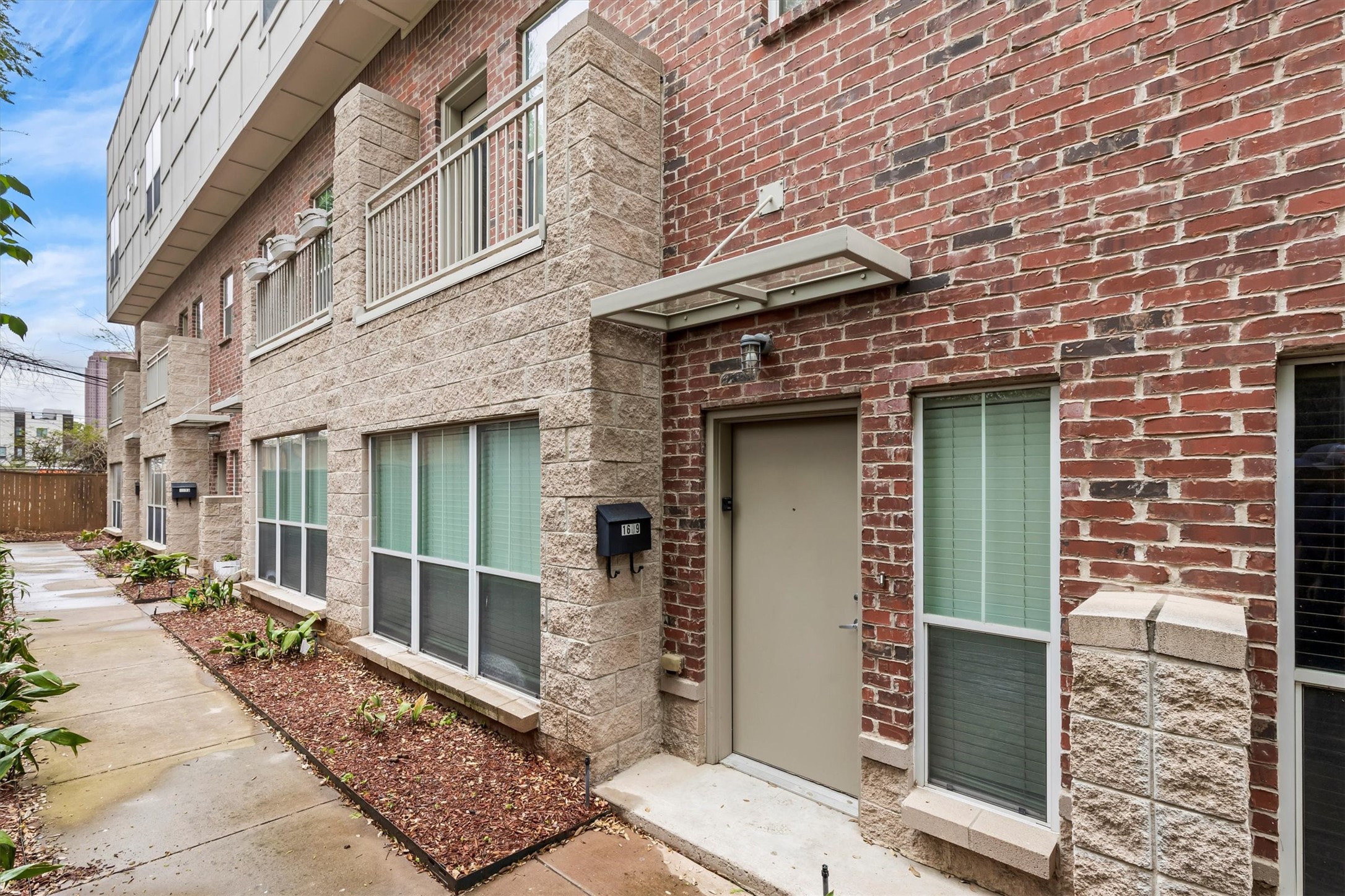 1609 Tribeca Way Dallas TX 75204
