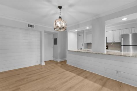 5928 Sandhurst Lane Dallas TX 75206