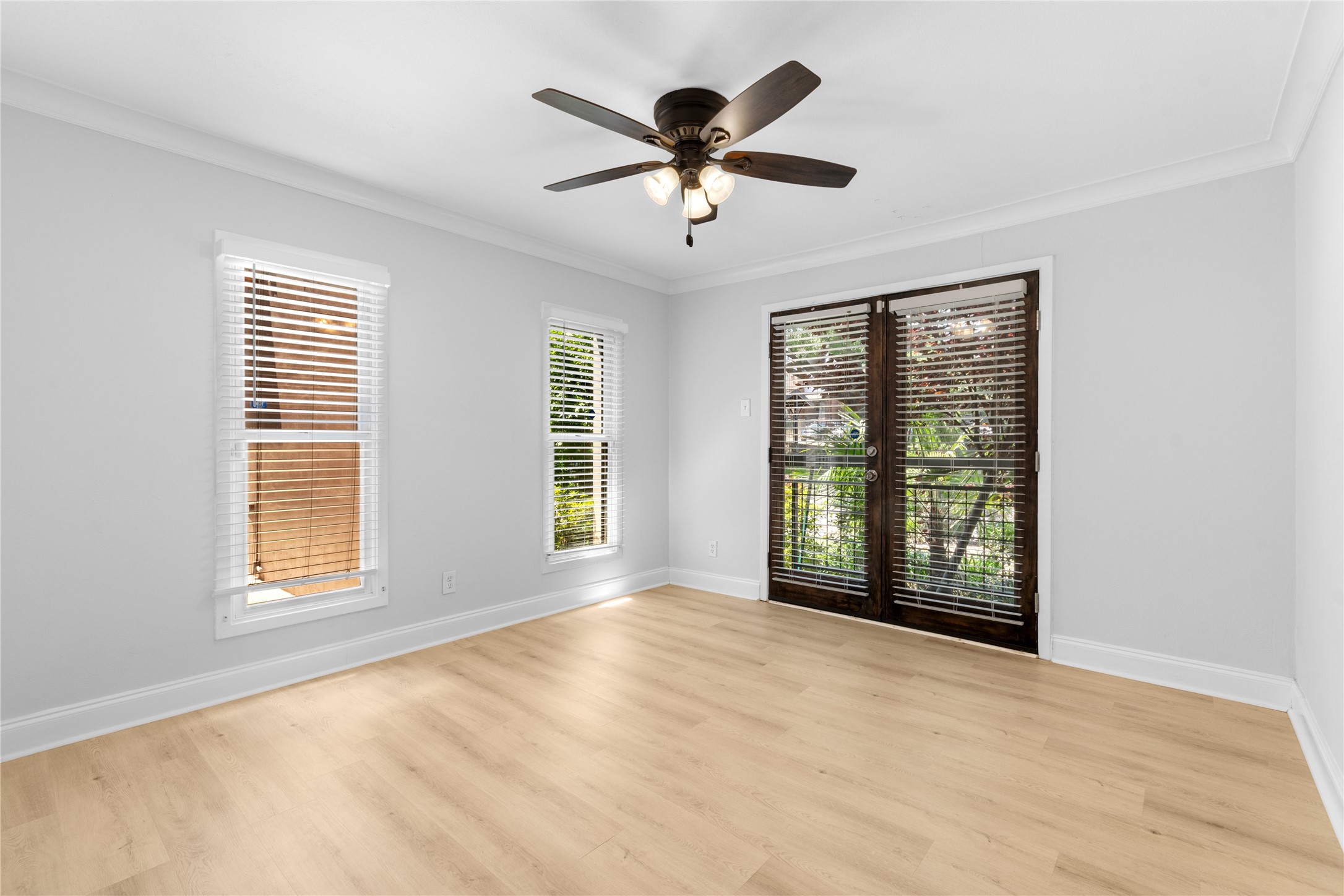 5928 Sandhurst Lane Dallas TX 75206