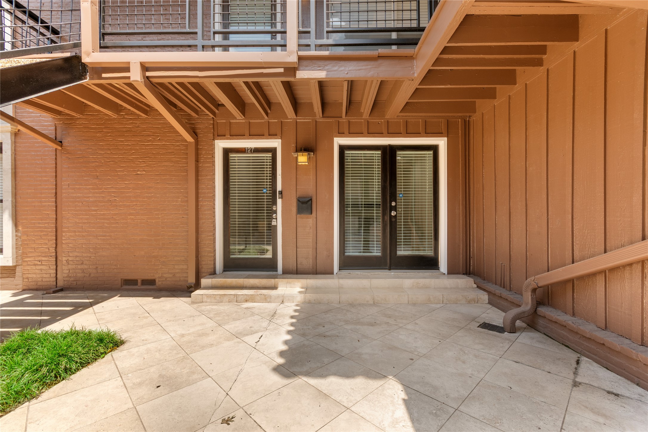 5928 Sandhurst Lane Dallas TX 75206