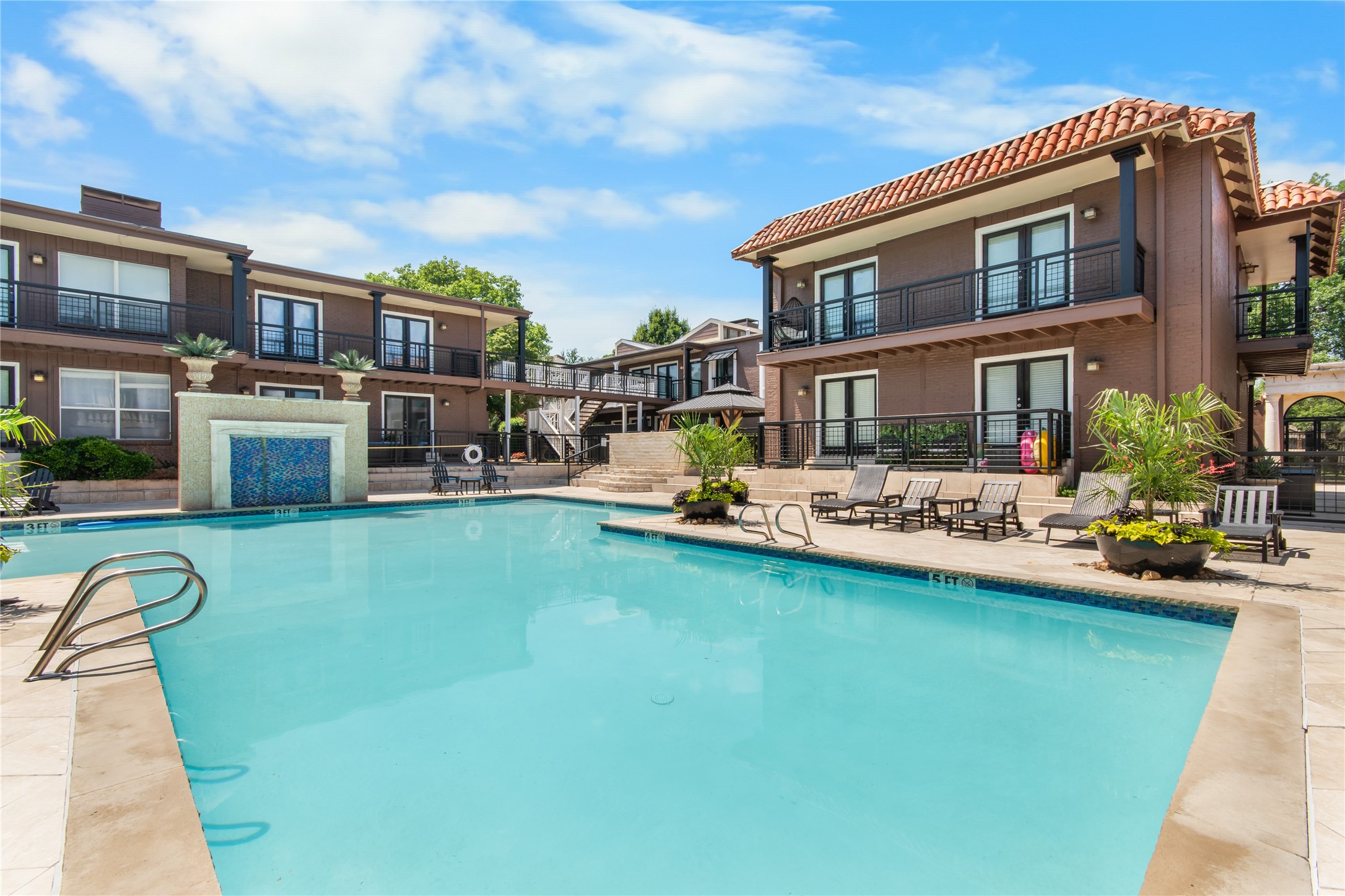 5928 Sandhurst Lane Dallas TX 75206