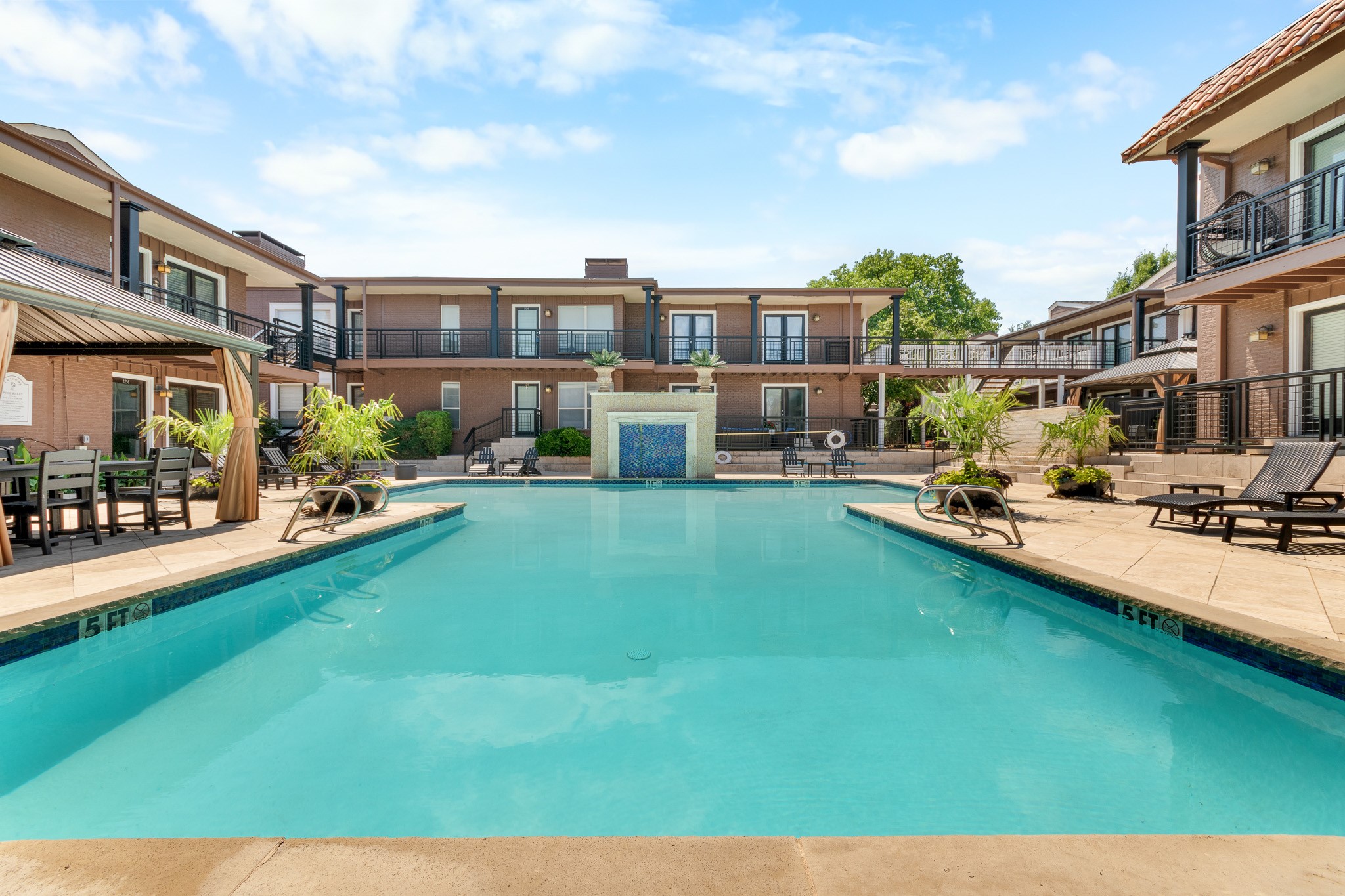 5928 Sandhurst Lane Dallas TX 75206