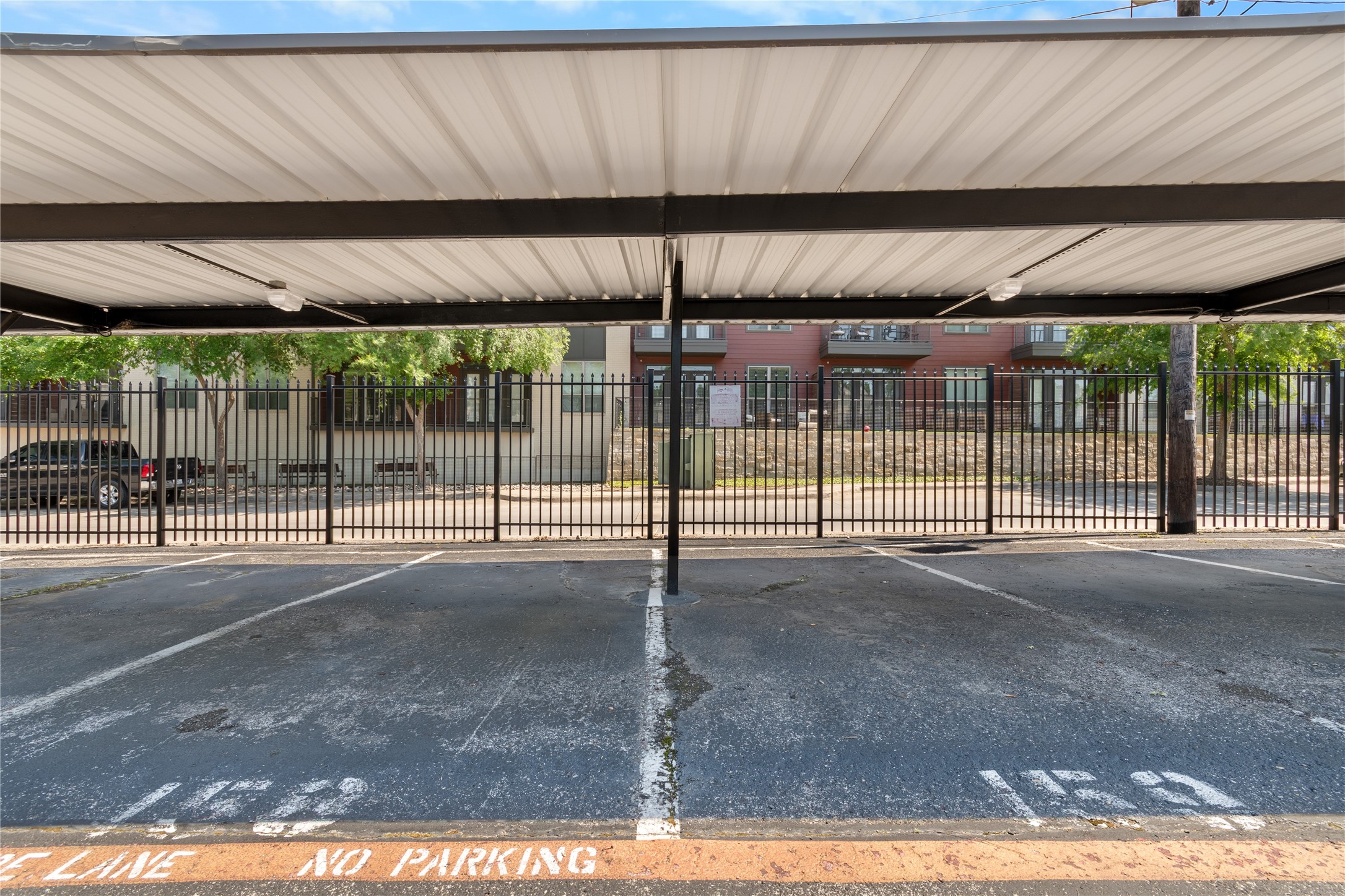 5928 Sandhurst Lane Dallas TX 75206