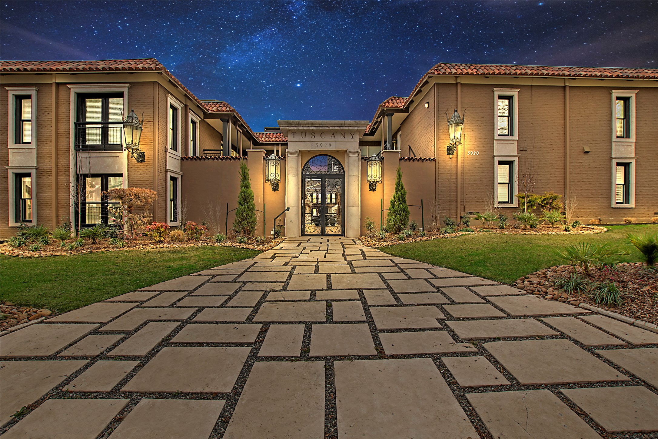 5928 Sandhurst Lane Dallas TX 75206