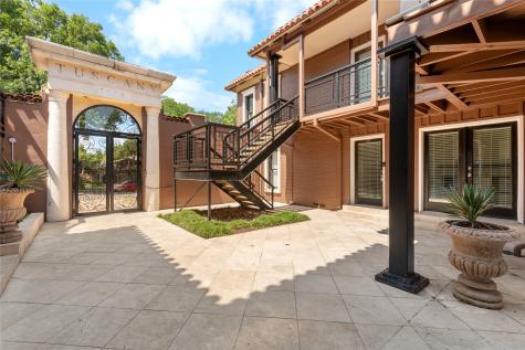 5928 Sandhurst Lane Dallas TX 75206