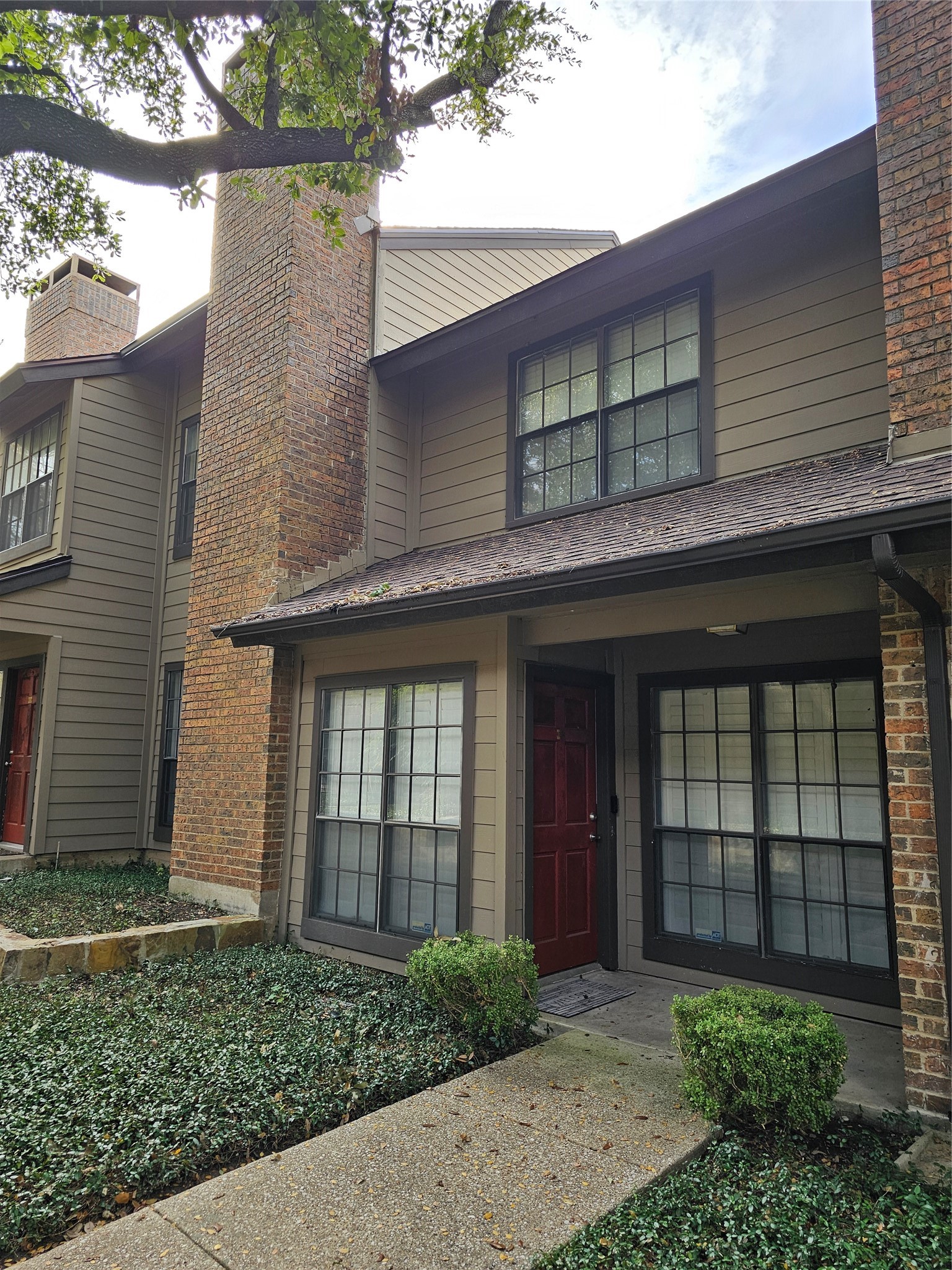 9910 Royal Lane Dallas TX 75231