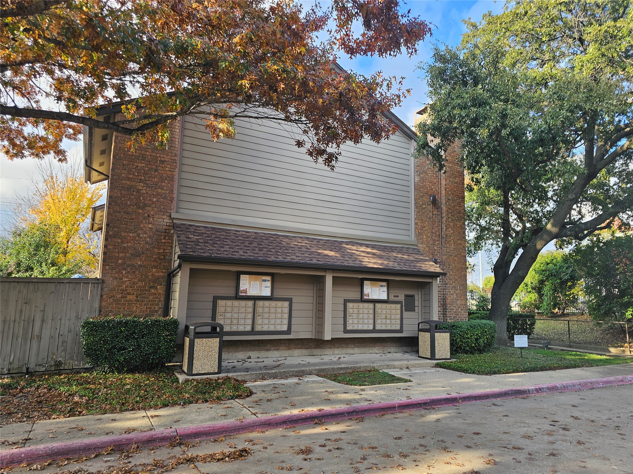 9910 Royal Lane Dallas TX 75231