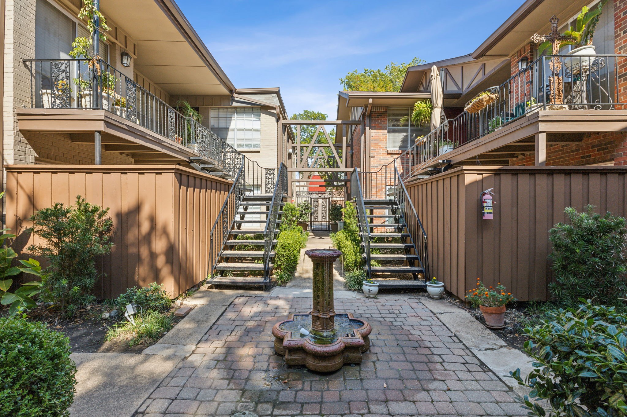 4207 Avondale Avenue Dallas TX 75219