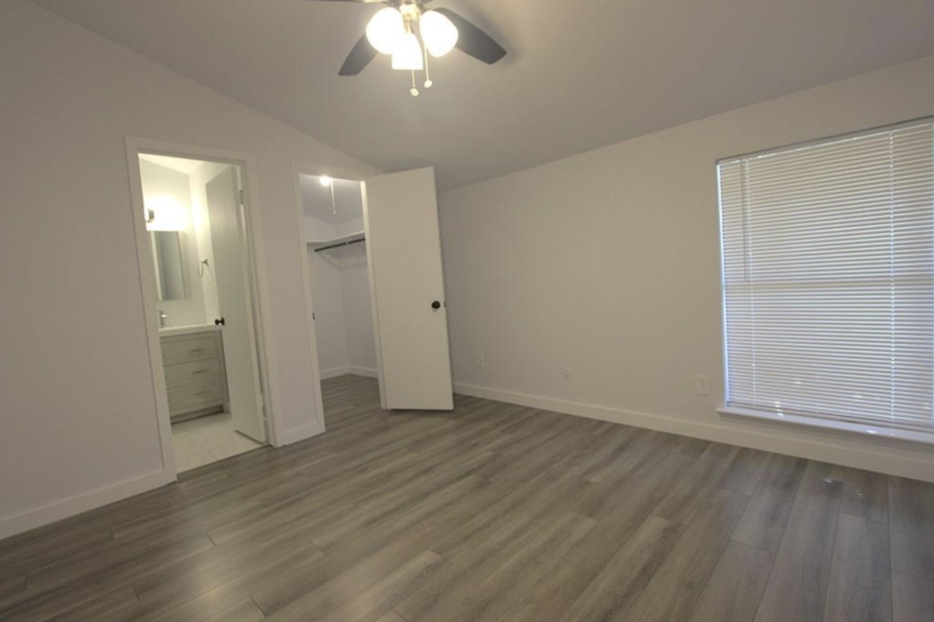 12816 Midway Road Dallas TX 75244