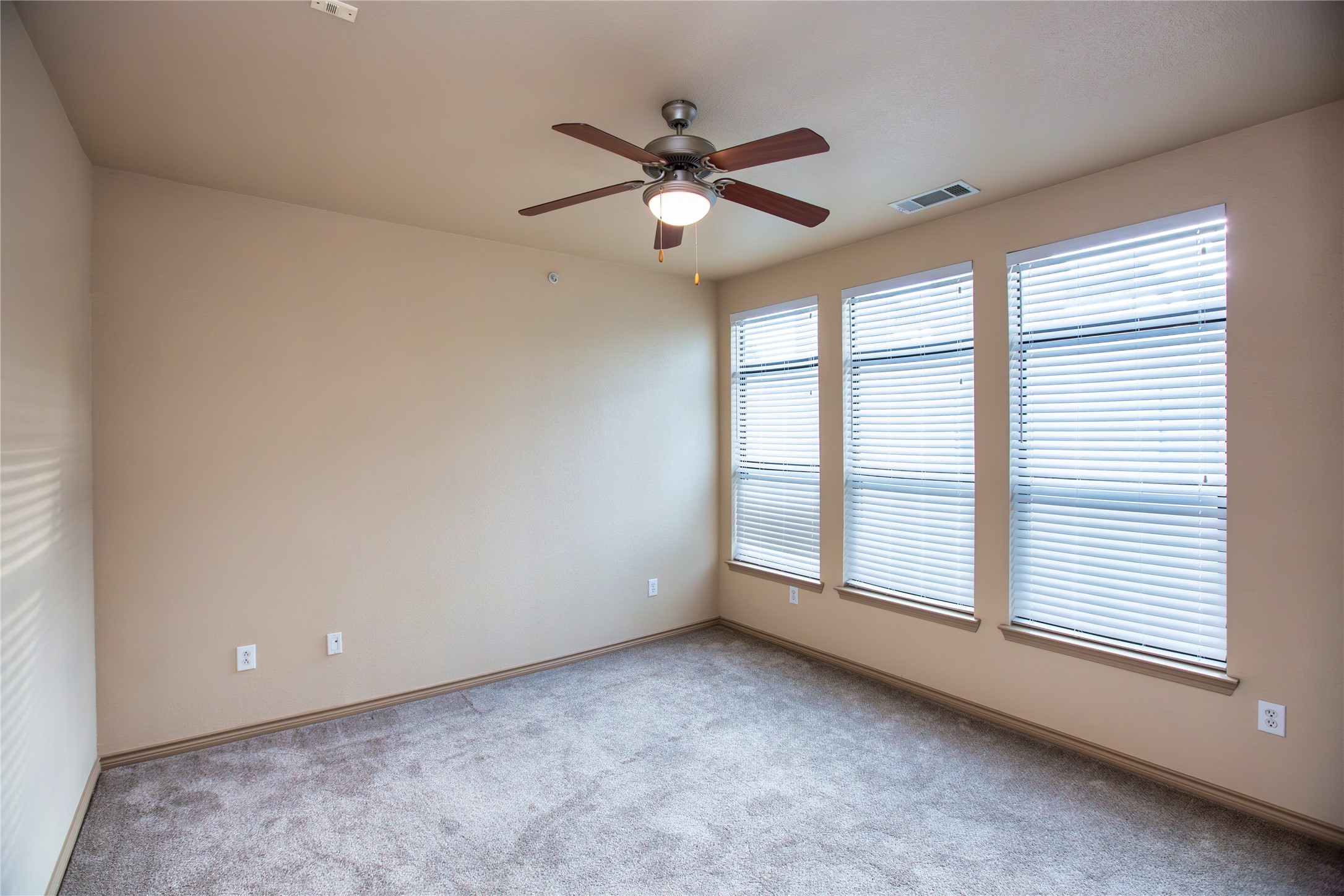 1201 Beaconsfield Lane Arlington TX 76011