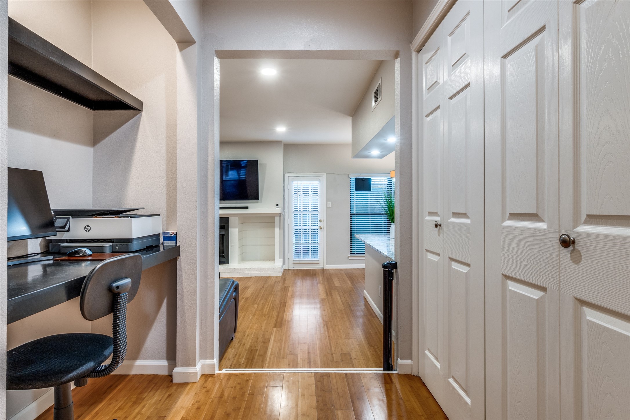 7525 Holly Hill Drive Dallas TX 75231