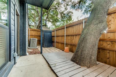 7525 Holly Hill Drive Dallas TX 75231