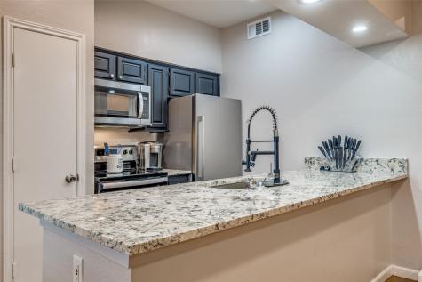 7525 Holly Hill Drive Dallas TX 75231