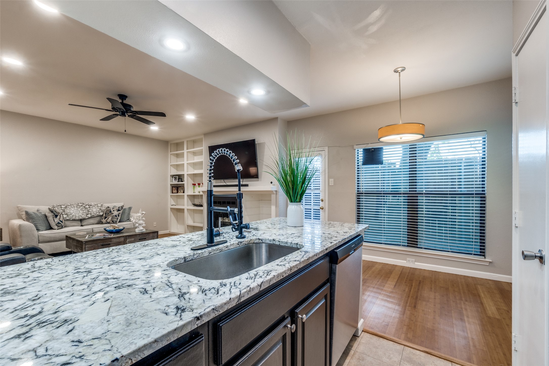 7525 Holly Hill Drive Dallas TX 75231