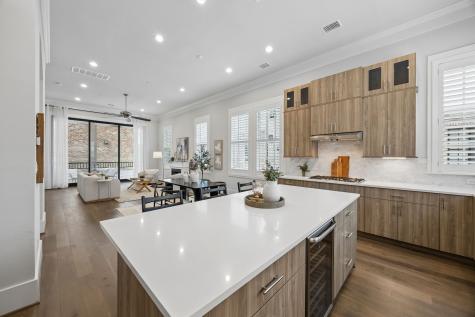 14971 Oak Street Addison TX 75001