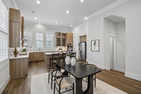 14971 Oak Street Addison TX 75001