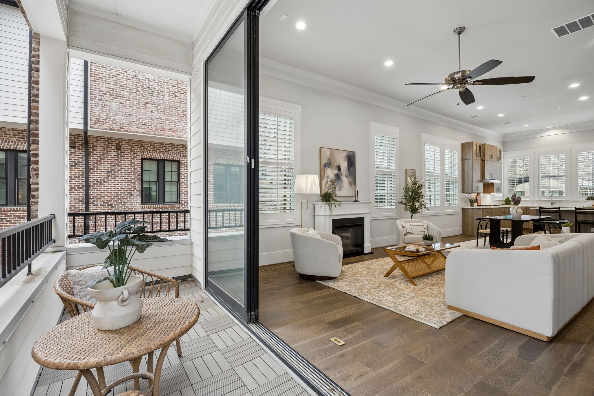 14971 Oak Street Addison TX 75001