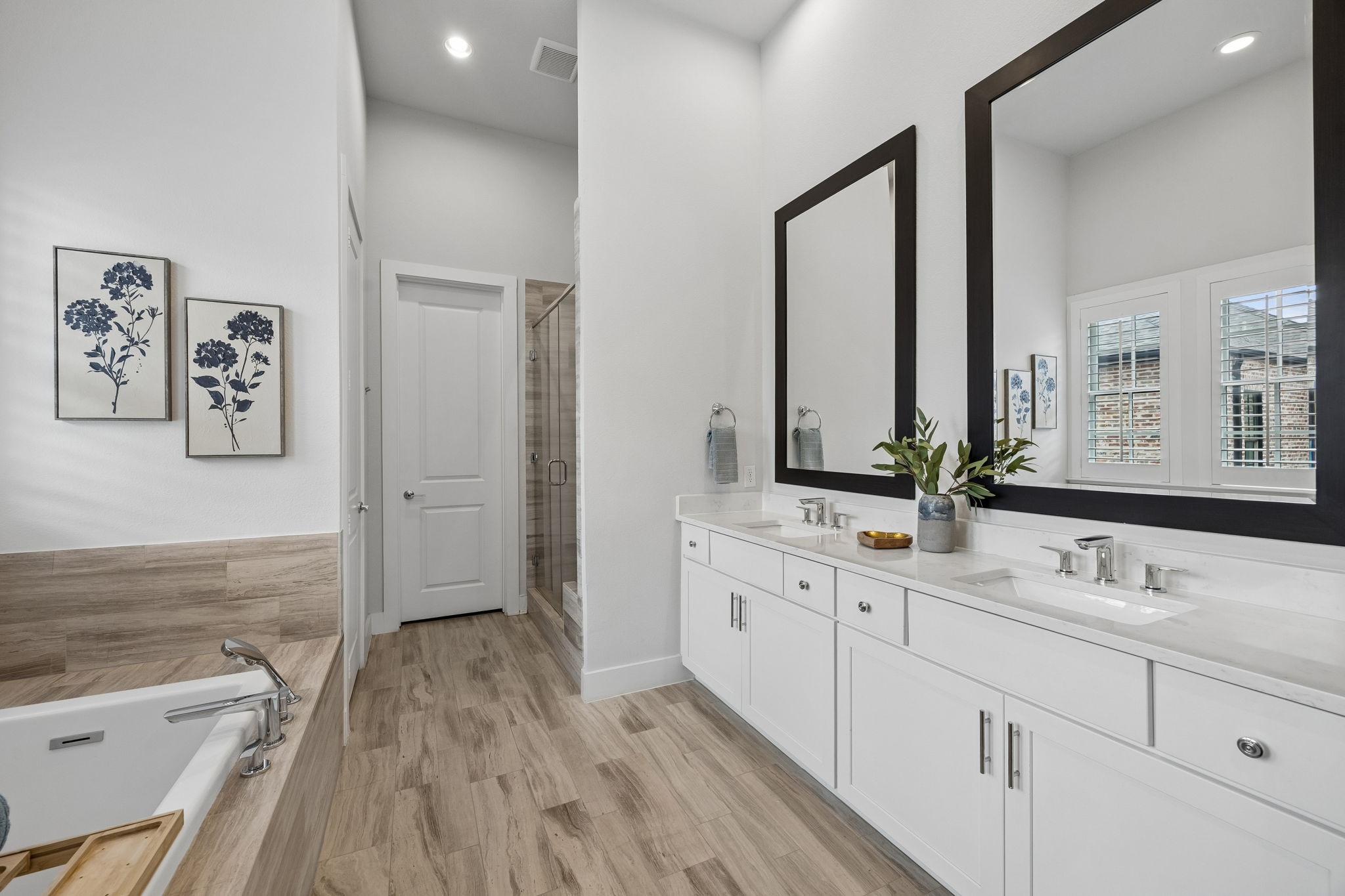 14971 Oak Street Addison TX 75001
