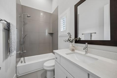 14971 Oak Street Addison TX 75001