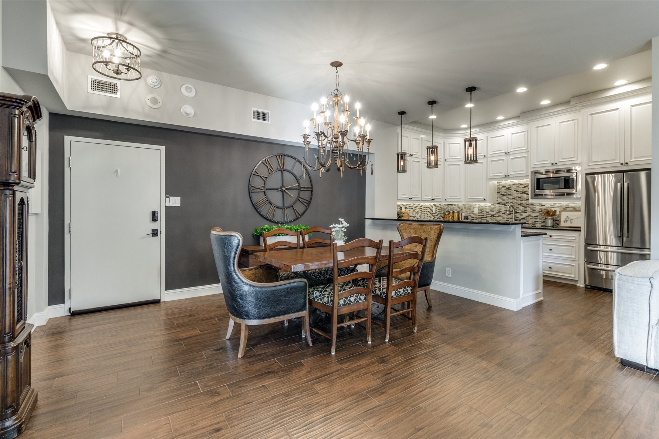 6211 W Northwest Highway Dallas TX 75225