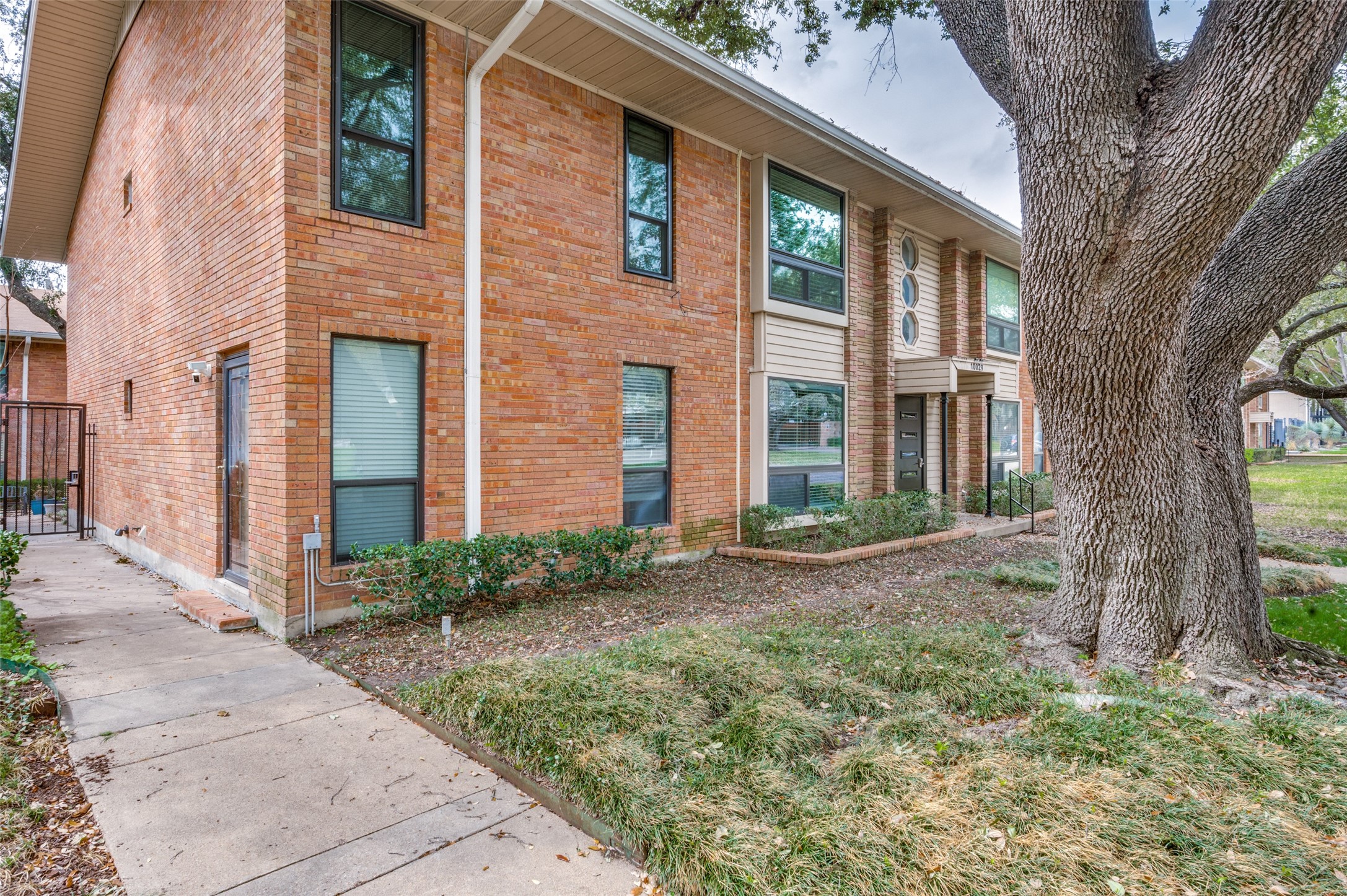 10029 Regal Park Lane Dallas TX 75230