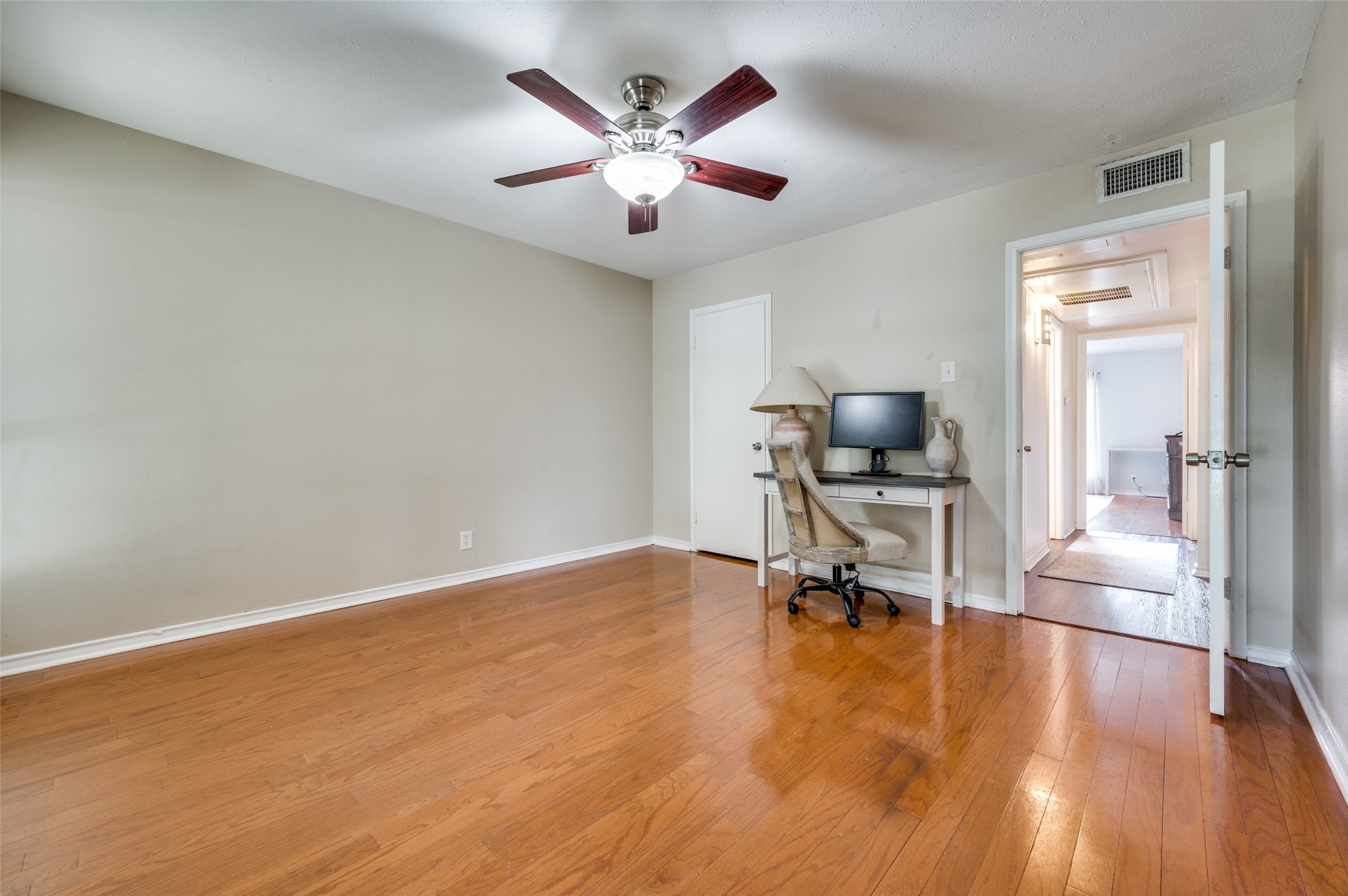 10029 Regal Park Lane Dallas TX 75230