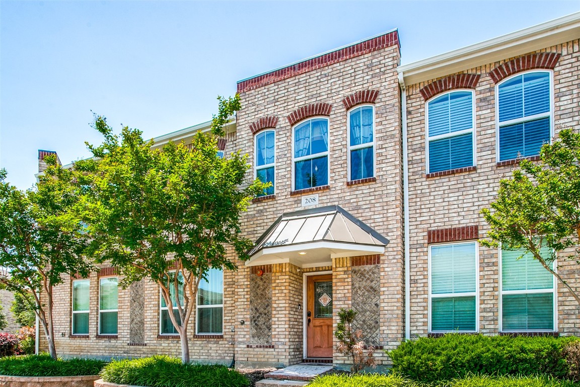 208 Lily Lane Lewisville TX 75057