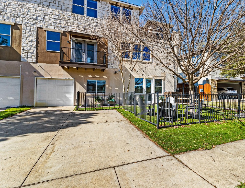 302 Slaughter Avenue Dallas TX 75214
