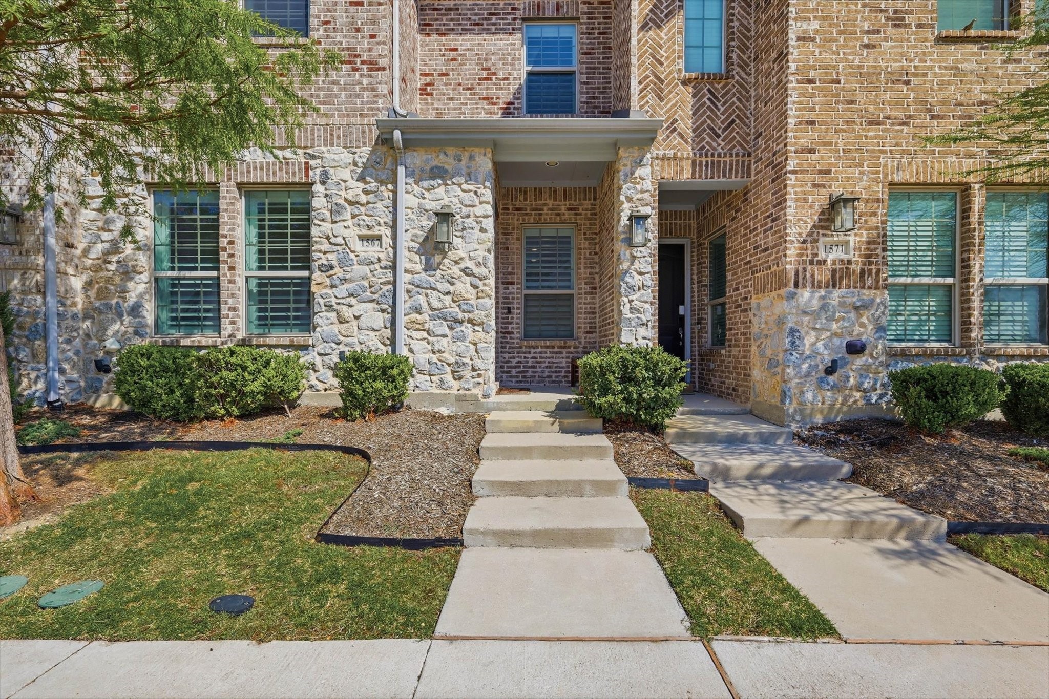 1567 Windermere Way Farmers Branch TX 75234