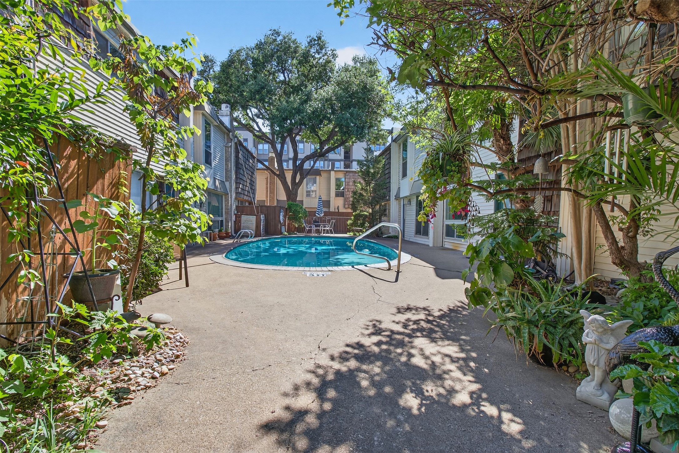 2702 Douglas Avenue Dallas TX 75219