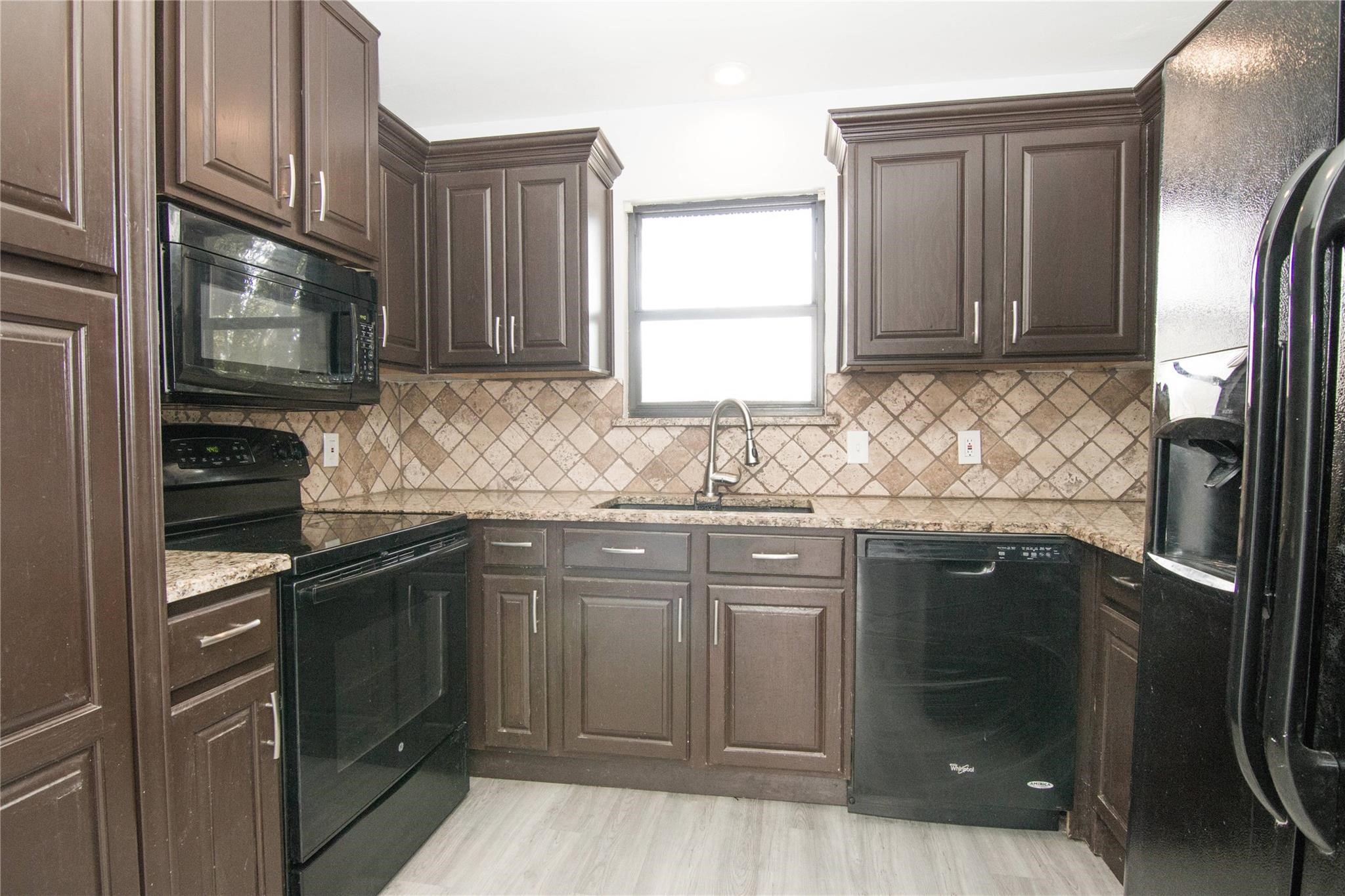 2007 Clubview Drive Carrollton TX 75006