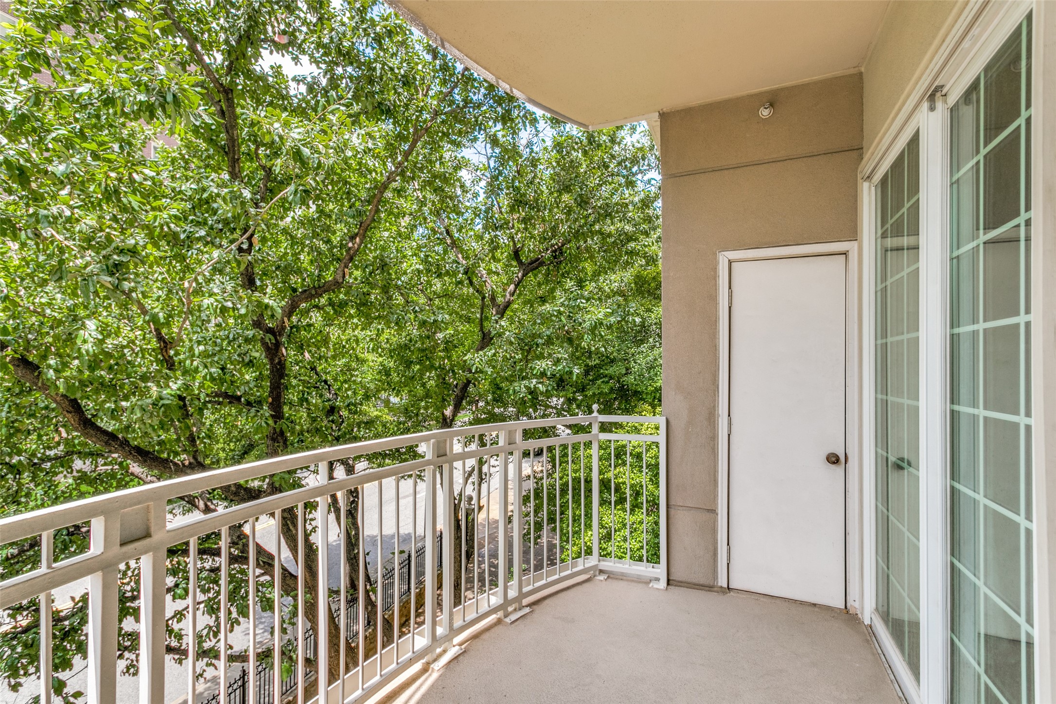 3225 Turtle Creek Boulevard Dallas TX 75219
